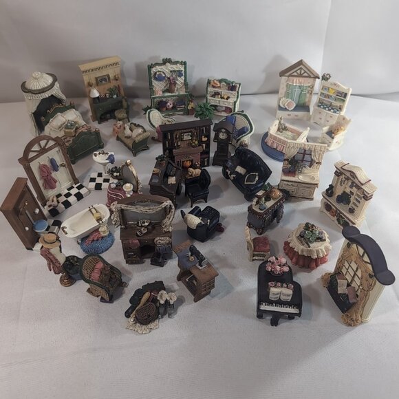 36 Lot Avon Victorian Memories Miniature Furniture Mixed Pieces Vintage READ - Picture 1 of 16